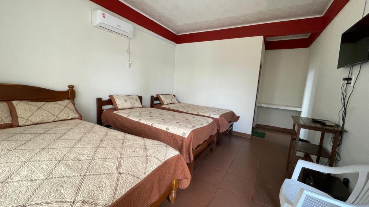 Hotel Puerto Selva Villa Tunari Exteriör bild