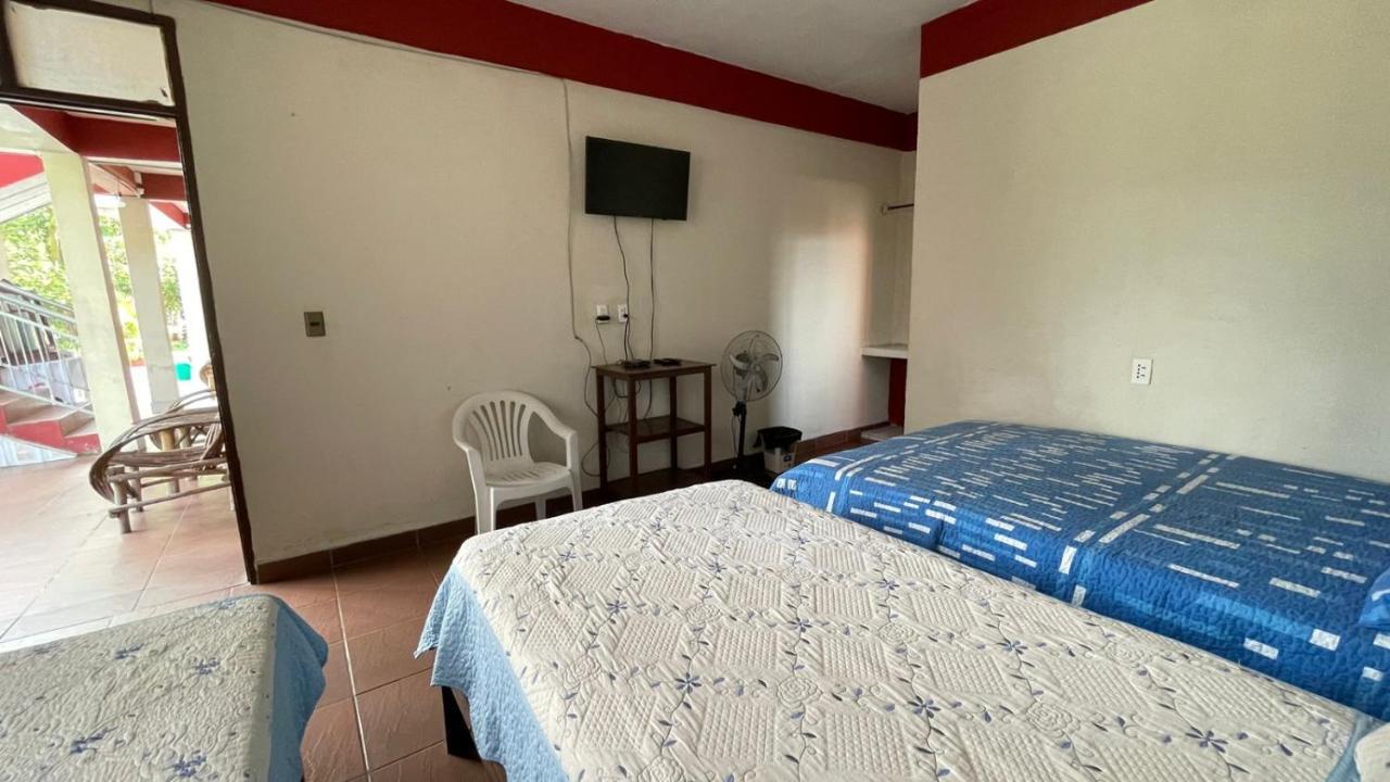 Hotel Puerto Selva Villa Tunari Exteriör bild